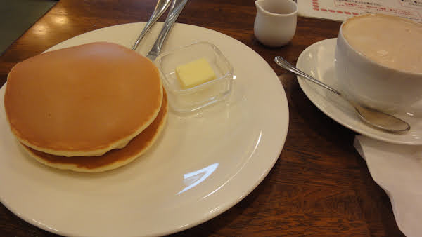 hotcakes and coffee